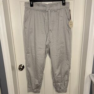 NWT Knox Rose Silver Joggers